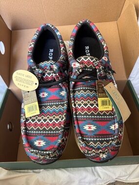 Roper Women’s Aztec Slip-On Shoes - Red/Blue Pattern Sz 11 NWT original package